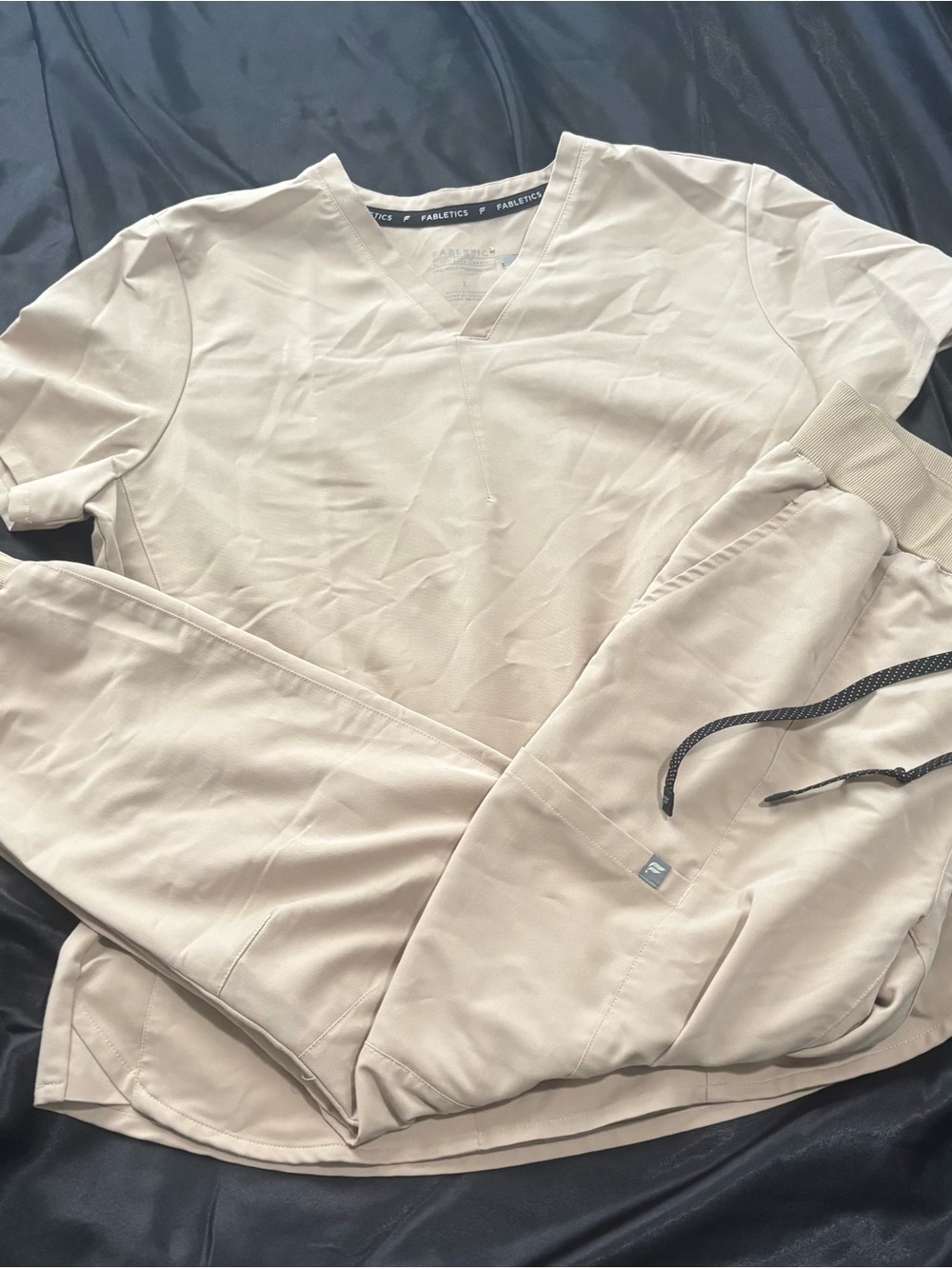 Fabletics Scrub set Jogger pants Beige